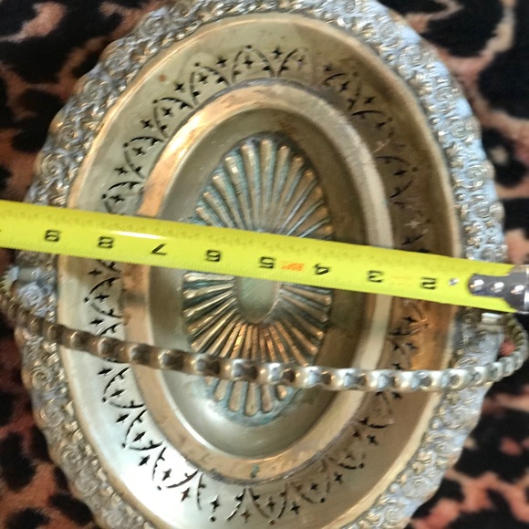 VINTAGE SILVER plated oval bowl or basket with fold down handle - Picture 9 of 15